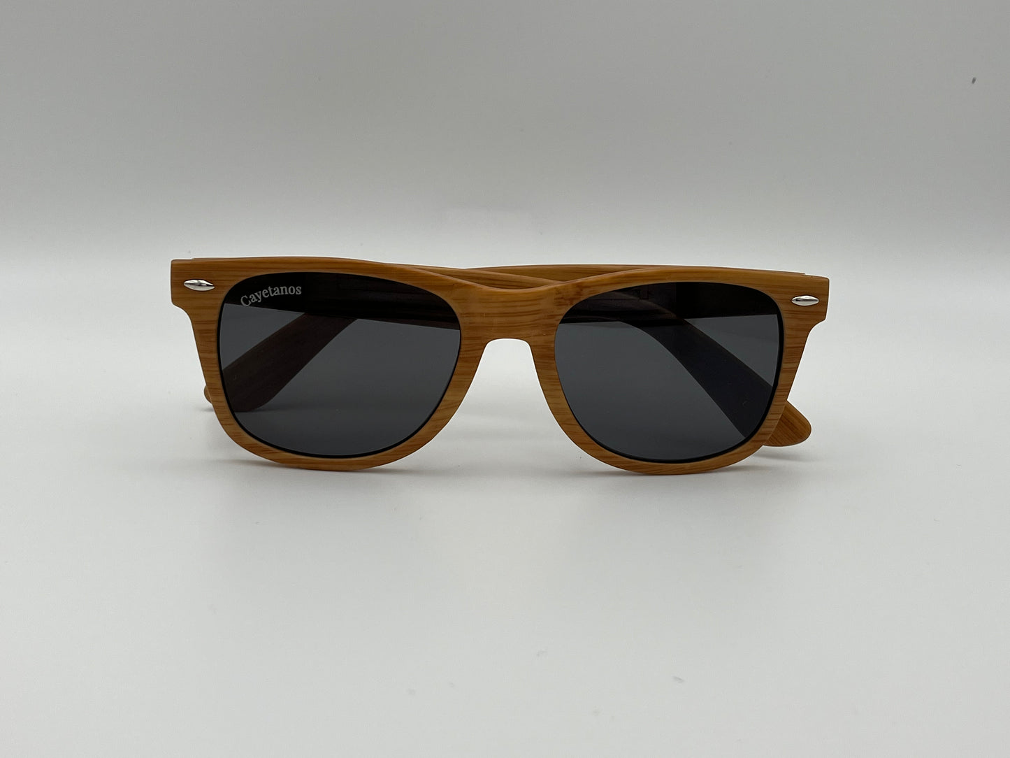 Gafas de Sol Cayetanos – Modelo Pamplona UV400 con Montura Efecto Madera