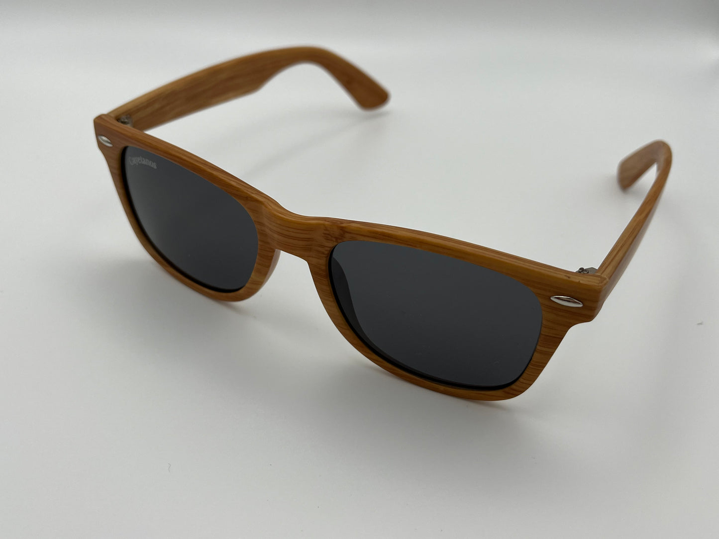Gafas de Sol Cayetanos – Modelo Pamplona UV400 con Montura Efecto Madera