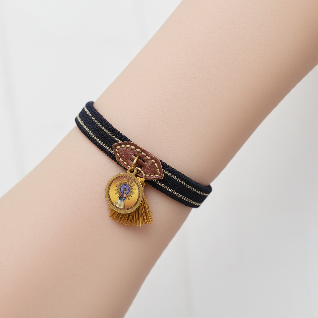 Pulsera Virgen del Pilar Cayetanos – Medalla dorada y borla